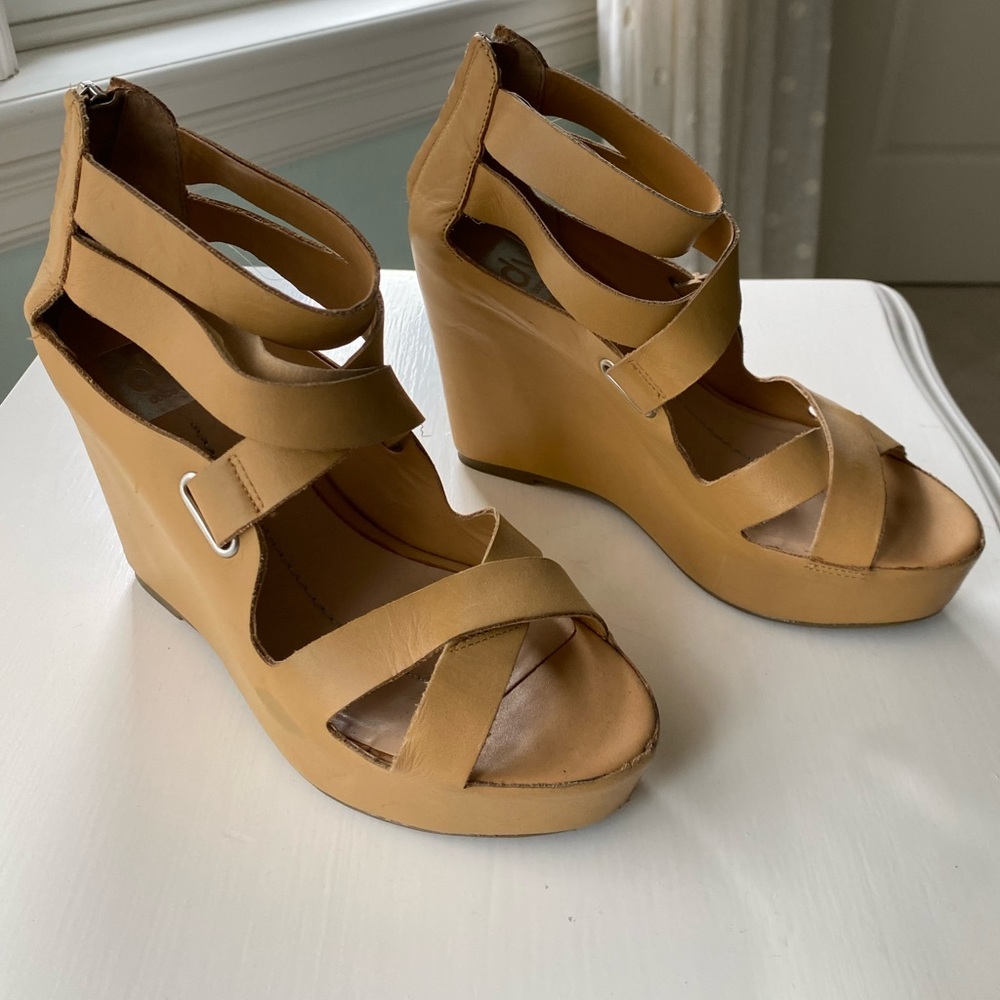 Tan Wedges